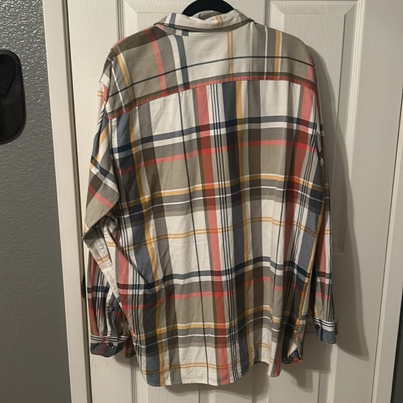 LLBean long sleeves plaid button up shirt - Picture 5 of 5